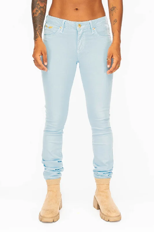 MID RISE WOMENS SKINNY JEANS IN PASTEL BLUE WASH