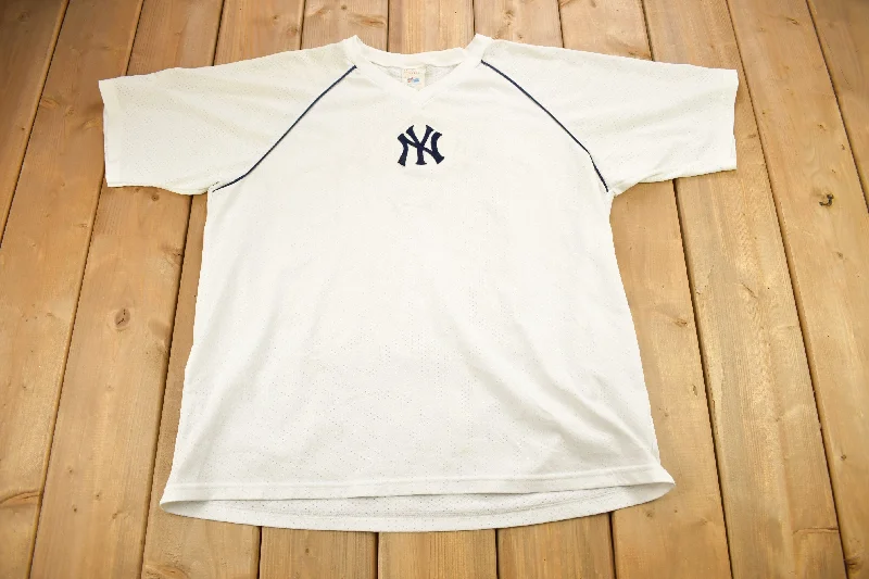 Vintage 1990s New York Yankees MLB Jersey Style T-Shirt / Made In USA / Embroidered / MLB Baseball / 90s Streetwear / Sportswear